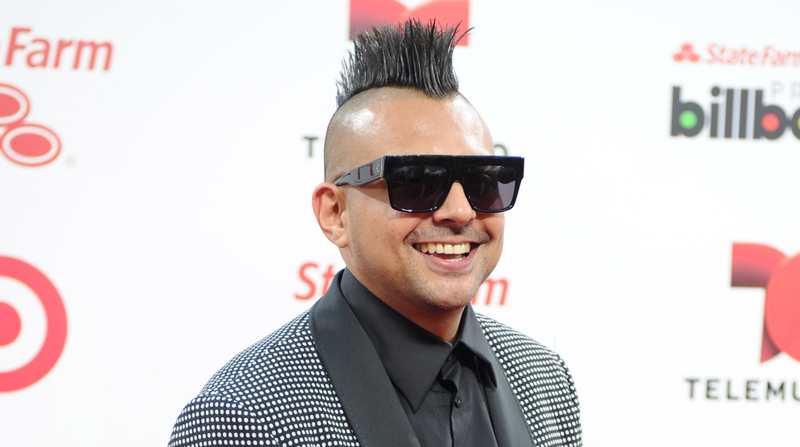 Illustration for article titled Glitter, Glam, and Bad Bunny's Acrylic Fingernails Ruled the Billboard Latin Music Awards
